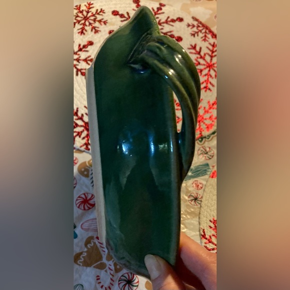 Green stoneware handmade leaf bowl - Picture 3 of 6